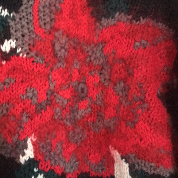 Paris sport club Hand kitted  fuzzy oversized sweater and light padded shoulders - Picture 2 of 8